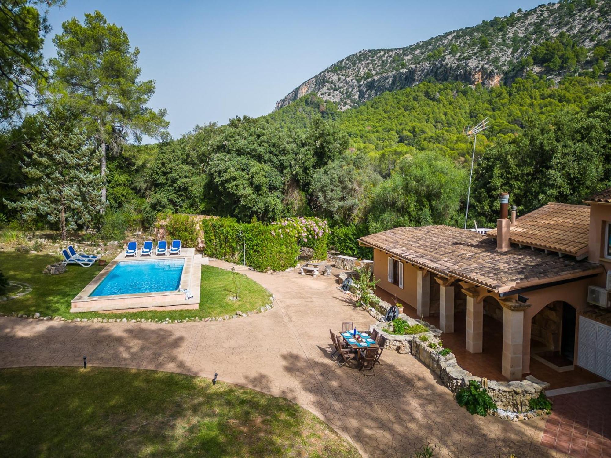 Ferienhaus 3-bedroom Country House, By The